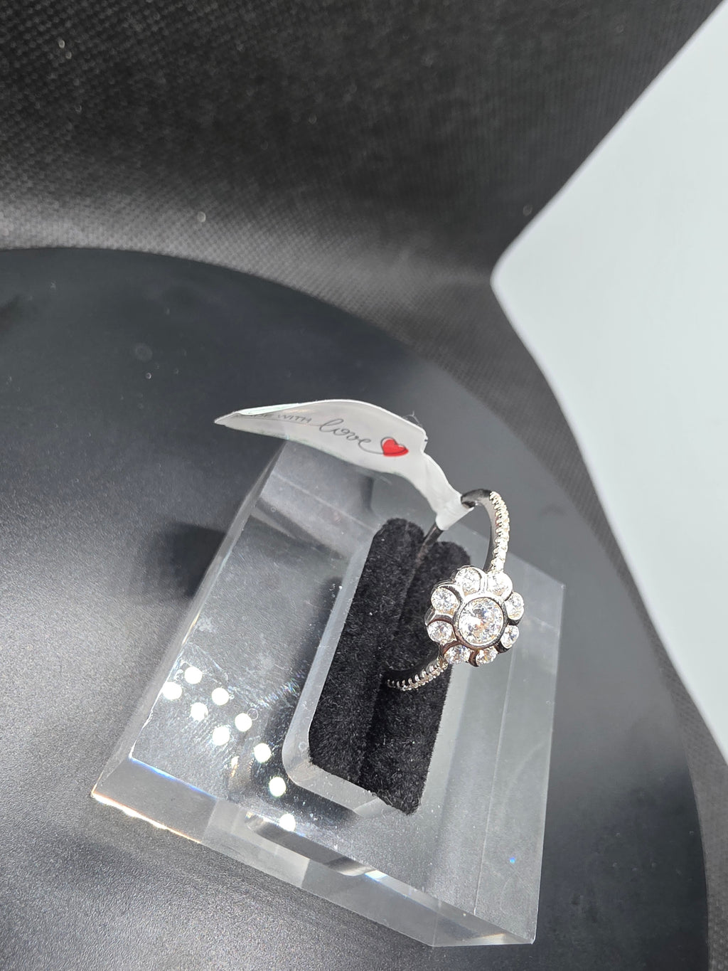 Anillo Solitario Estilo Floral "Margarita"