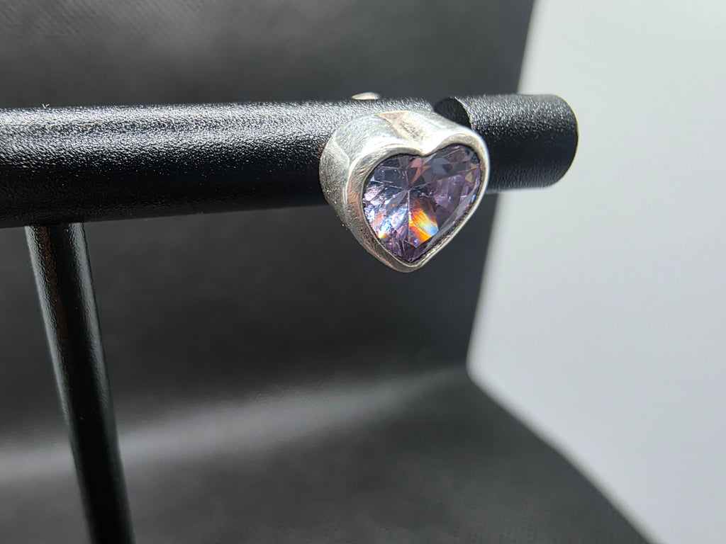 Aretes de Botón Corazón Púrpura en Plata Esterlina ✨