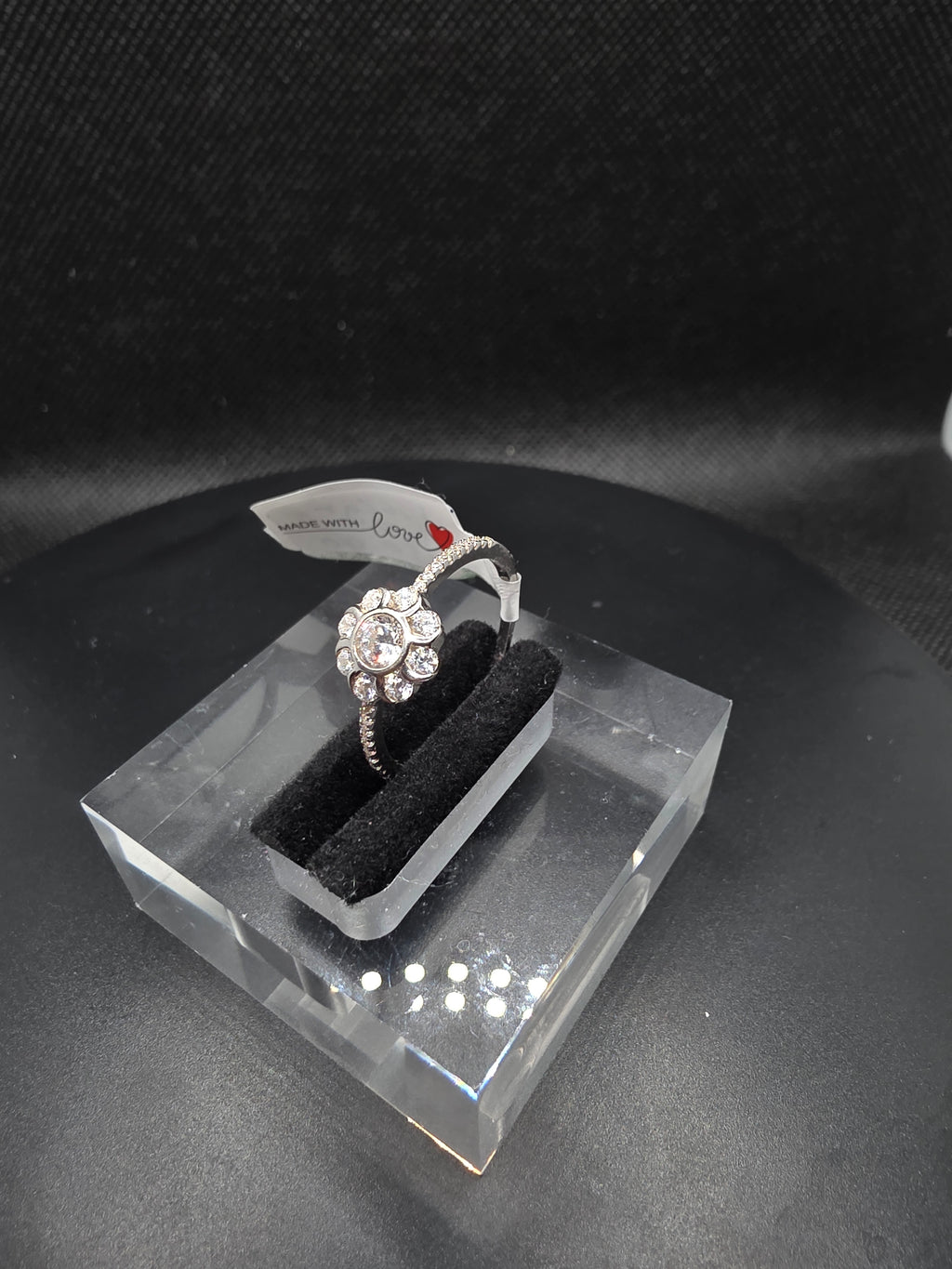Anillo Solitario Estilo Floral "Margarita"